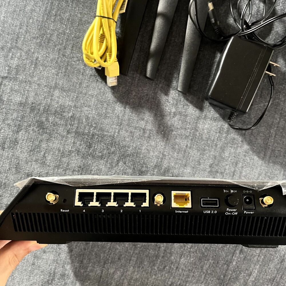 Netgear Nighthawk AC1900 Smart Wifi Router Model R7000 - Picture 5 of 7